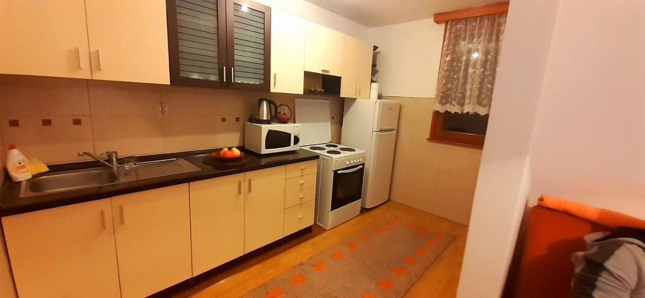Apartman Una Travnik Exteriör bild