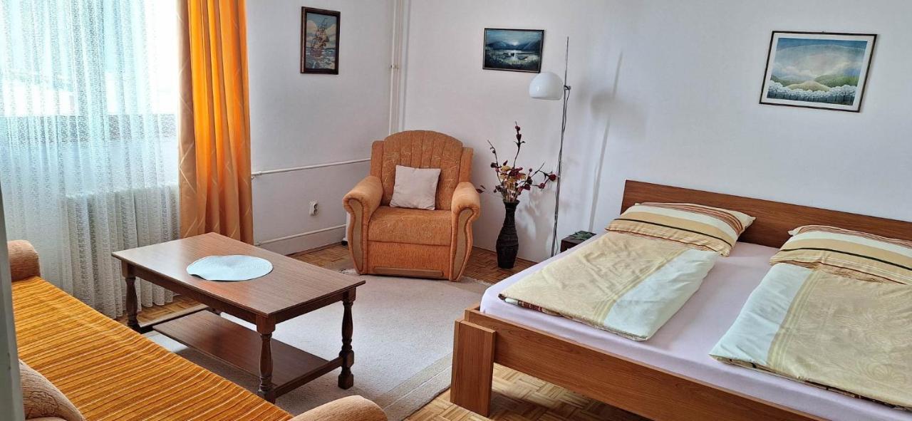 Apartman Una Travnik Exteriör bild